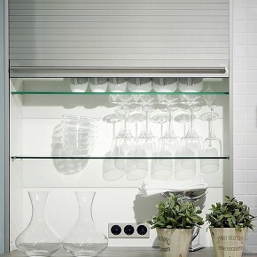 Aufsatzschrank mit Rolladentür Aufsatzschrank mit Rolladentür