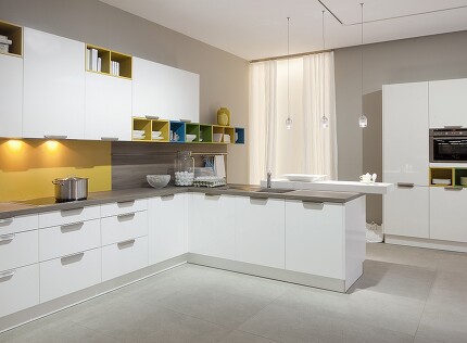 Geräumige Familienküche: Größer wird's bei Klick! Geräumige Familienküche: Größer wird's bei Klick!